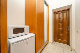 Гостевой дом Анири Саки Трехместный номер с балконом-5