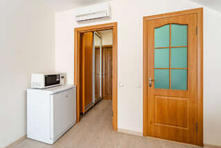 Гостевой дом Анири Саки Трехместный номер с балконом-6