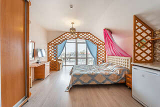 Гостевой дом Анири Саки Трехместный номер с балконом-2