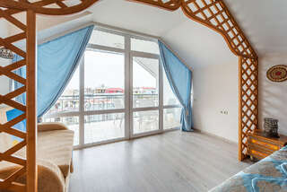 Гостевой дом Анири Саки Трехместный номер с балконом-6