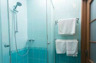 Гостевой дом Анири Саки Трехместный номер с балконом-8