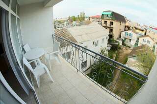 Гостевой дом Анири Саки Стандартный четырехместный номер-13