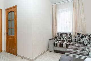 Гостевой дом Анири Саки Стандартный четырехместный номер-2