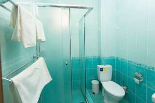 Гостевой дом Анири Саки Трехместный номер с балконом-9